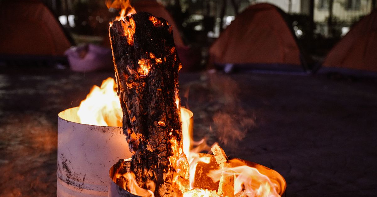 Fire in an Enclosed Shelter: The Risk of Poisoning and Suffocation