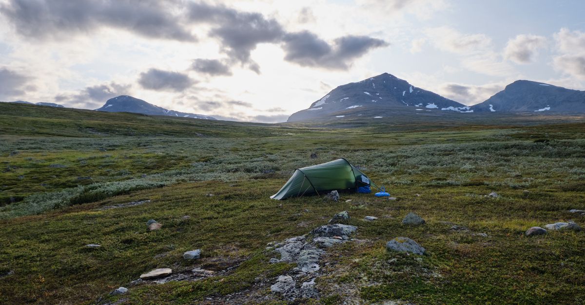 MSR Carbon Reflex Review, the Ultralight Tent Betting on Carbon Fiber