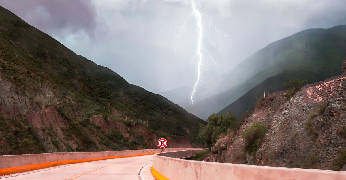 Protecting Yourself From Lightning in the Mountains