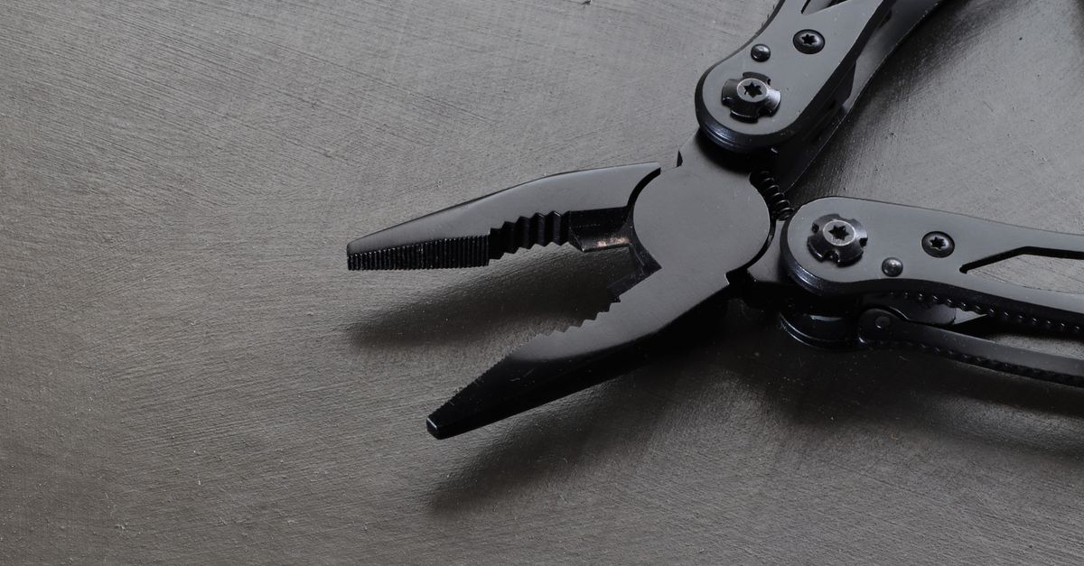 Multitool, lequel emporter au lieu de dix outils séparés