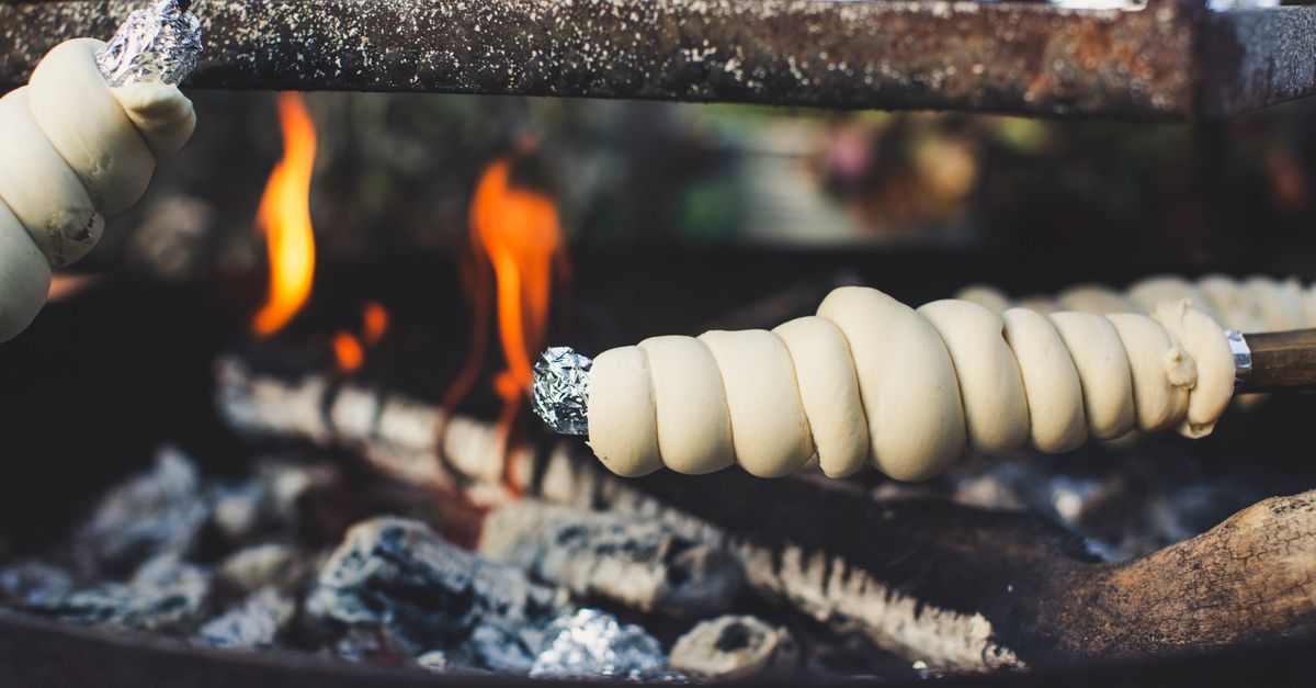 Le pain bannock, cuire du pain sur un feu de camp sans four